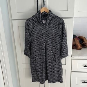 Women's Black and White Patterned Dress with front pleat and pockets